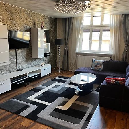 Schoenes City-Apartment Im Zentrum Mit Balkon Hof  Eksteriør billede
